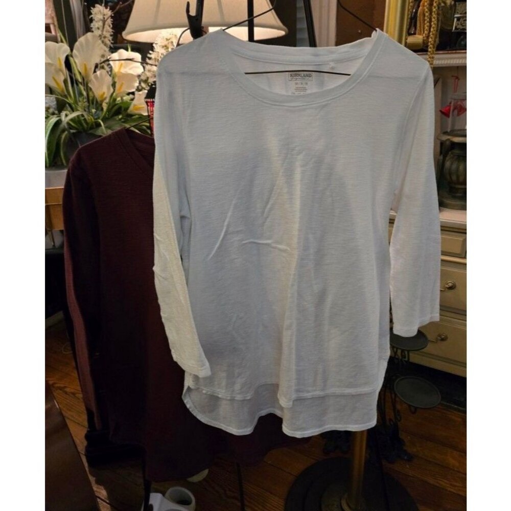 WT # 1096 Women's Med, 2 New Kirkland Signature Tees with 3/4 sleeves - Picture 5 of 5
